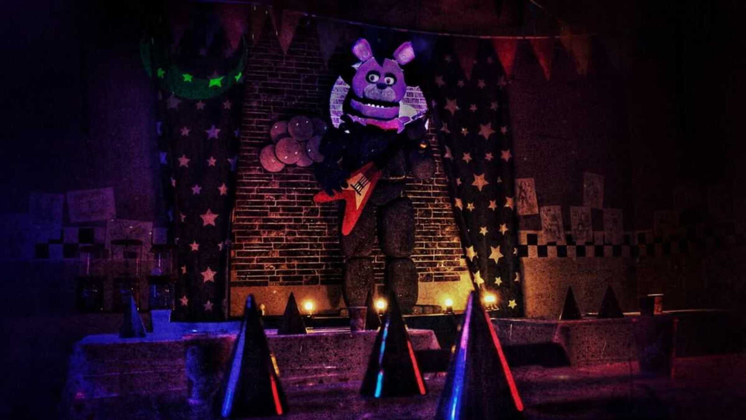 Перформанс «Пять ночей с Фредди / Five Nights at Freddy's» — обложка