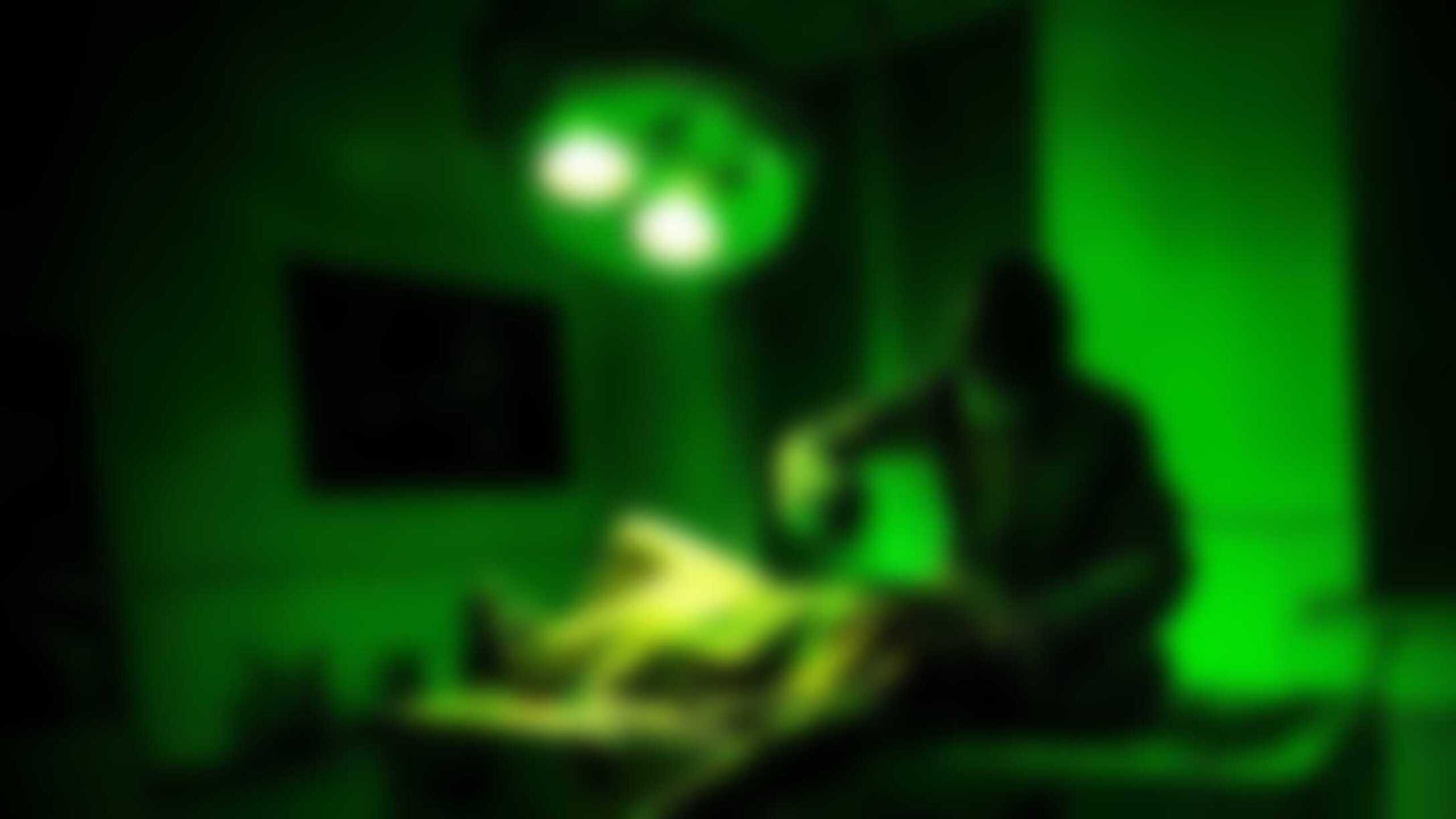 Фотостудия «Кадры из лечебницы Delirium» — обложка